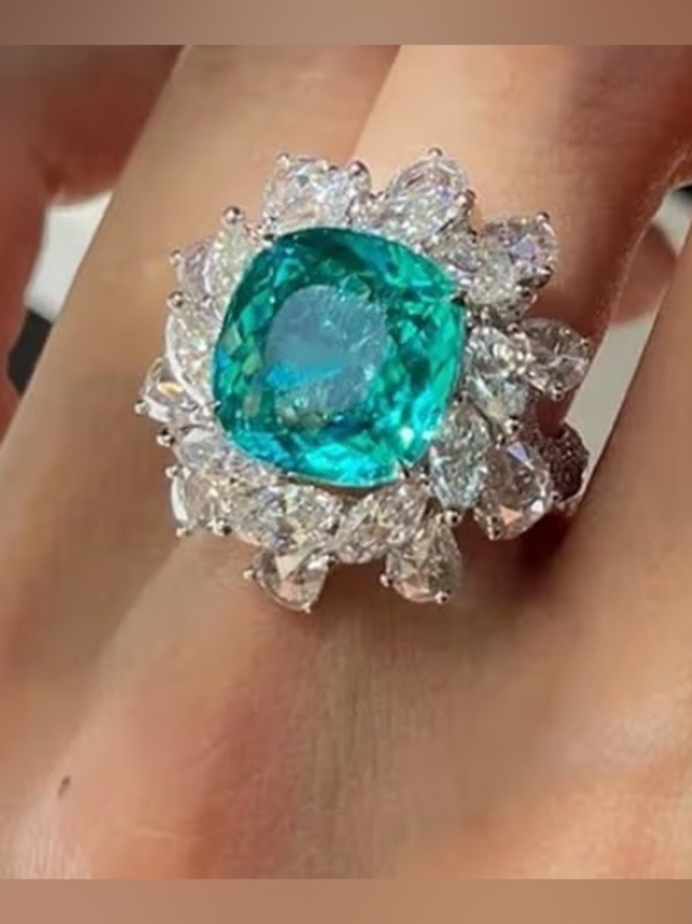 Stunning 925 Silver Emerald Sapphire Cocktail Ring size 8